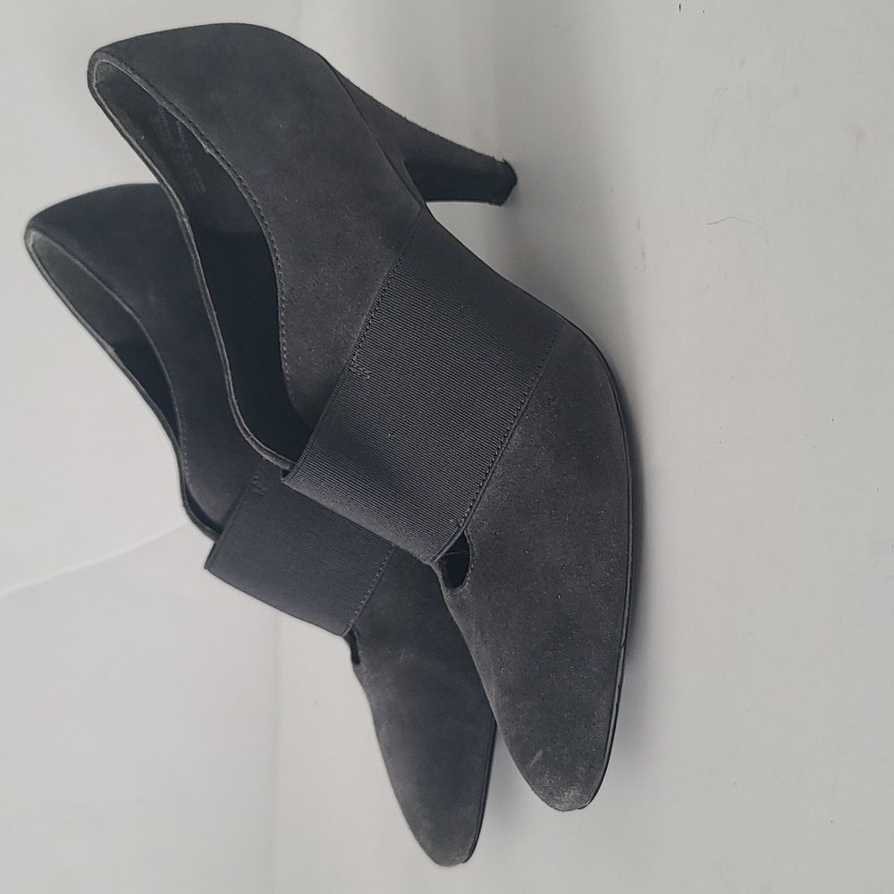 Relativity Gray genuine suede leather heels bootie size 6.5